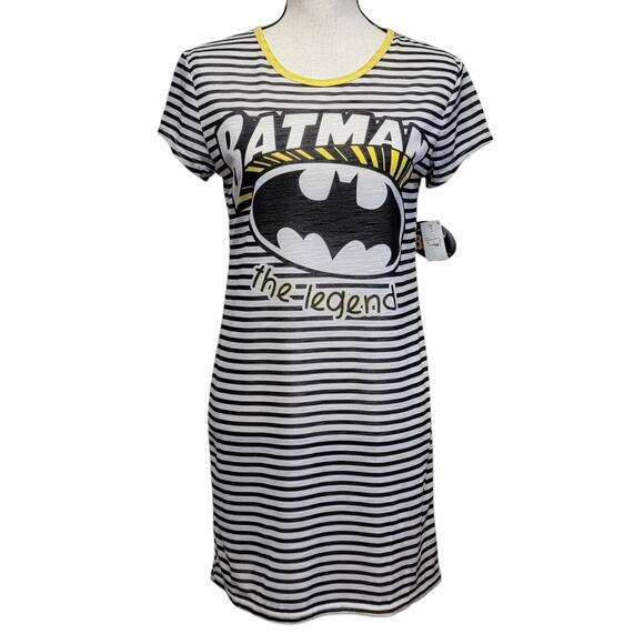 Batman Nightshirt Juniors Sz XS DC Comics Batgirl‎ Sleep Shirt Pajamas Nightgown - Picture 1 of 7
